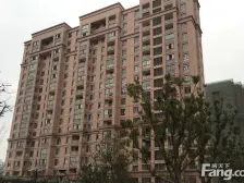 精装修大三房房东自住的,看房提前预约,采光好