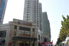 地铁口+近公园+满五+精装南北通三房