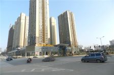 地铁口大三房居家装修诚心出售