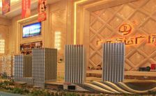 此房采光通风佳,正对万源河边,一览河边景