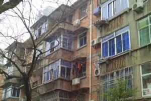 永外正街130号电子局宿舍 南北通透,采光好 视野好,诚心出售