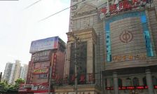 静安寺商圈,里弄风格带天井花园,朝南精装,可看可谈,诚售!