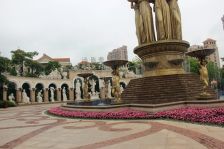 满五唯一毛坯三房,通风采光好。