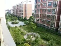 :此房满五唯一,阳光充足,带汽车库