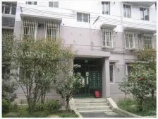 一梯三户,小户型,交通便利,小区中心位置,现代风格,装修齐全