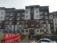 青山溪语,一楼带院,房子干净,随时可看