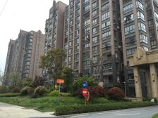 成熟社区 生活便利 此房户型方正 采光充足 诚心出售