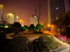 解放碑CBD次新小区高层朝南大三室看江客厅开间大