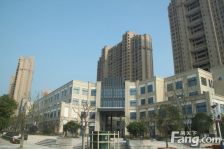 本房源,总价低,简单装修,户型正气,采光充足,满二