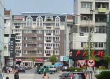 中医院隔壁楼梯3楼得房率高房东诚心出售目前空置看房