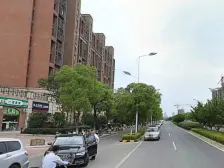 小区中间位置,清水毛坯,诚意出售,看房方便。