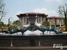 铜雀台龙胤大花园联排边户,小区中间位置,无不利因素