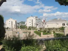 叠拼别墅带大院带车位储藏间,精装修保养好