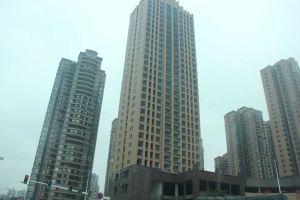 地铁口实用三房诚心出售配套成熟