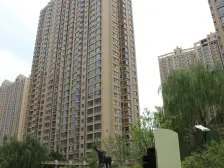 房子小区中间位置 精装修 户型方正