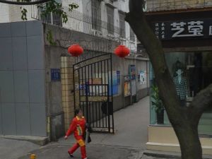 玉林东路10号2室1厅南北