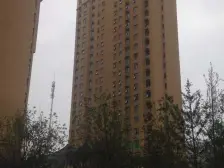 业主急售双气社区 电梯房 精装小两室 配套齐全