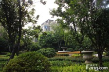 港利精装低楼层采光好楼栋出行方便旁边就是小吃街