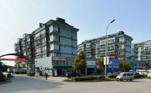 精装地铁五号线旁,距地铁口布政站500米