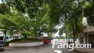 房子楼层好,房东诚心卖,看房提前打电话