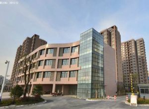 户型通透设施齐全诚心出售地铁口自带商圈