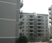 远祖桥车站,大一室一厅,双阳台。