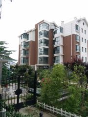 鸿广帝苑,小区前排带院,采光很好,一带负一,有车位
