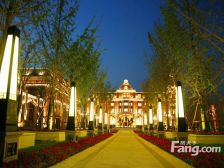 150平院子,双车位,上下三层都装修了。