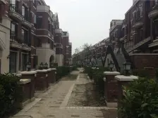 清水房,大花园。满两年无增值税。诚意出售看房方便。