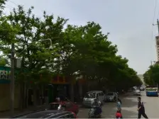 本房地段优越,交通便利。采光充足。