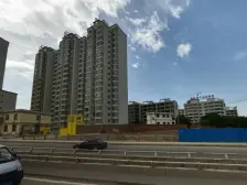 优质园林小区,环境优美,主干道。交通便利