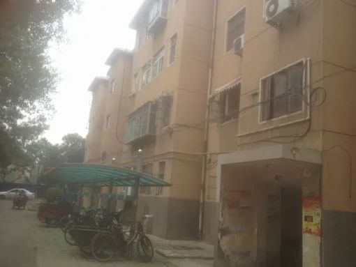信息工程学院家属院4室1厅1卫南北朝向2200.00元/月出