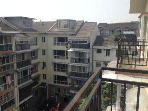 华夏广场小区 2室1厅 东南