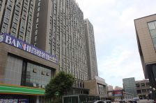 大开间中楼层看房方便上下两层,空间利用大