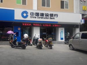 火车站 一运汽车站 地铁口 交通便利 楼下各种地方小吃