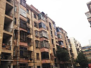 洛浦公园 全新精装 二室 拎包入住 中间楼层
