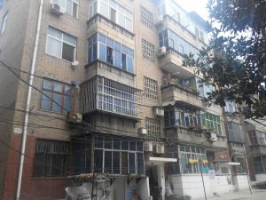 南北通透采光好精装修房东急售