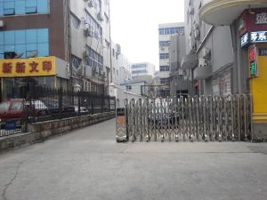 运管局家属院方正两室停车方便双气小区