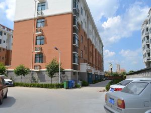 体育场近 舜和花园 三室 大H户型 带地下室 出税