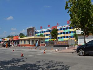 体育场近电梯房精装修大H户型采光好拎包入住