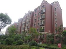 明珠皇冠三室精装修 自住看房方便 苍梧