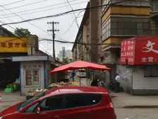 陆军总院后门,一楼大三居,户型比较规整。