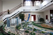 220平,大4居顶楼。40万精装修