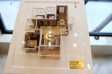 荣昌绿园证过二,精装修双阳台二居室,全天采光