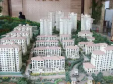 三层精装复式,上下一样大,2百万装修,实用面积大