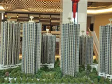 19年次新小区,,端头户型,三面采光,出行方便