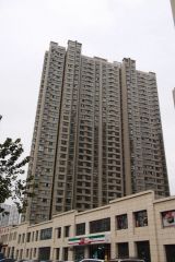 地铁口,双卫户型好.满五税少精装拎包入住带车位