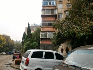 华侨新村三区家属院2室1厅南