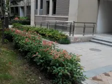地铁口,南北通大三房,带车位,户型正气西边套