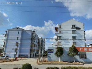 房东装修朝南阳光充足,满2年 离菜市场近